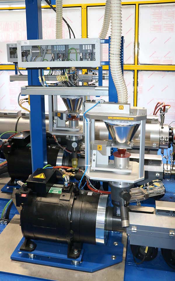 High torques and precise speed control can be achieved with the high-torque DST2-200 motors