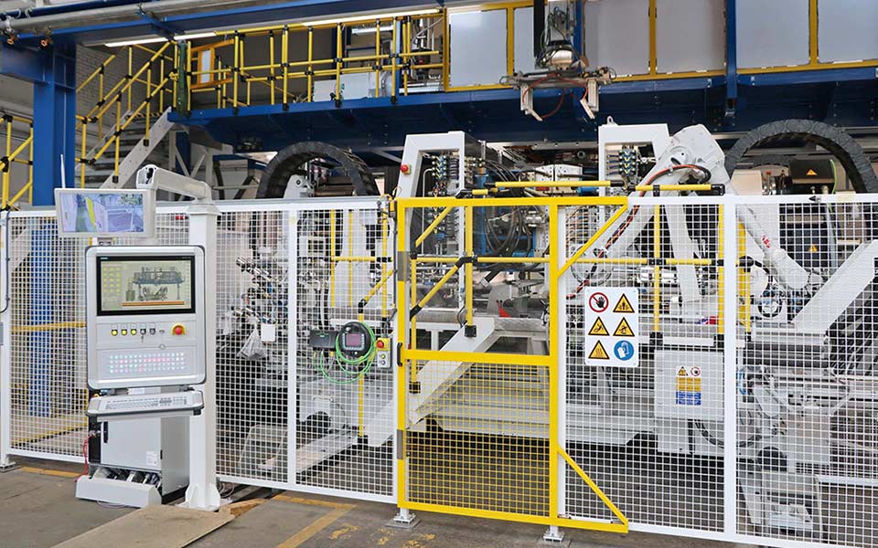 The fully electric clamping unit enables a faster build-up of mold clamping force and improves the traversing speed significantly