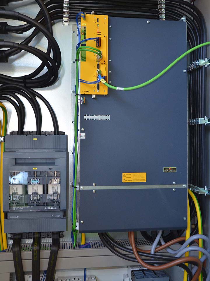 The water-cooled b maXX 5500 mono units are compact, space-saving and powerful